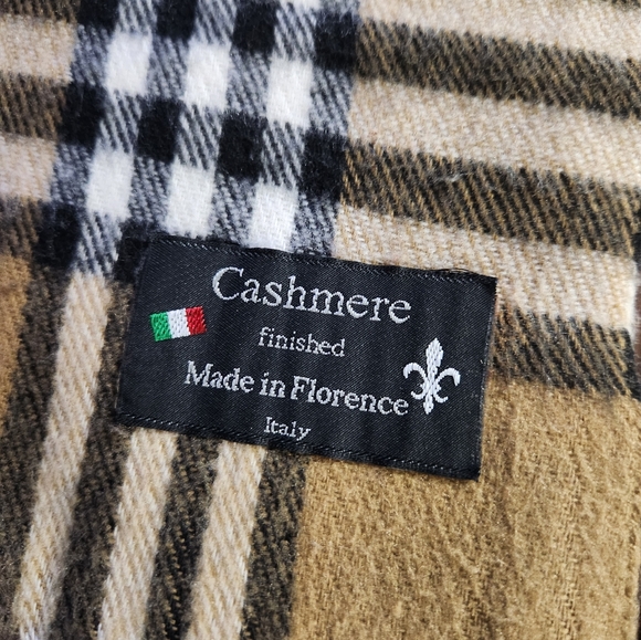 Italian Cashmere finished scarf - Picture 2 of 2